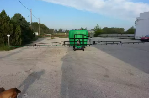 Sprayer with Manual Bar